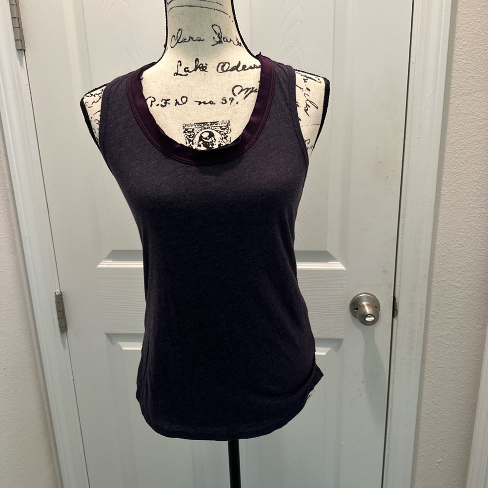 Gap Women’s Sleeveless Tank Top